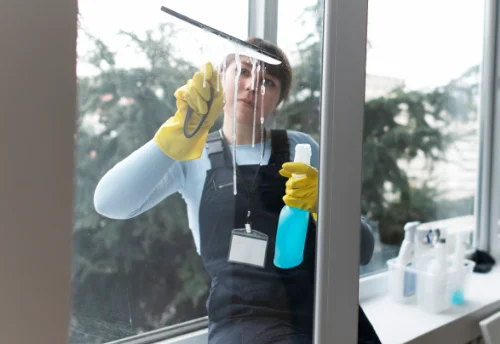 Nettoyage de vitres intérieures et extérieures à Beauquesne